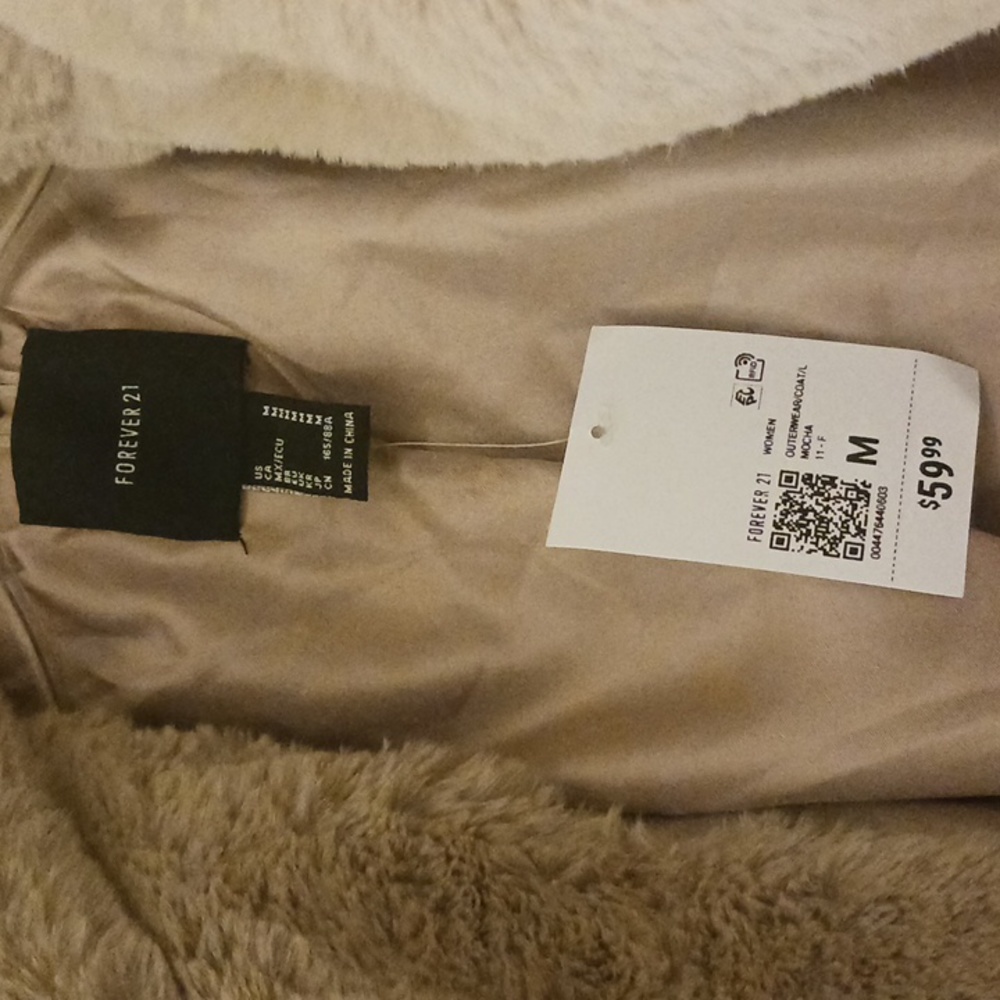 FOREVER 21 Fauxfur cream color Crop jacket - Picture 2 of 6